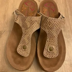 Comfortiva Landies Sandals- Size 6.5